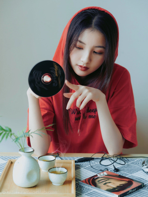 开云注册-_高空深潜体验：探索海底未知领域_，海底未探索区域